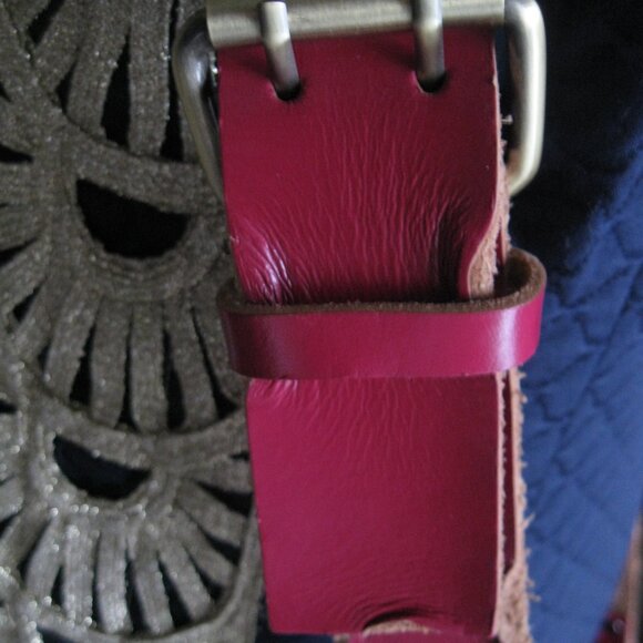 Patricia Nash Amerina Guitar Strap w/Flora studs Leather Cross-body NWT Fuchsia - Picture 7 of 16